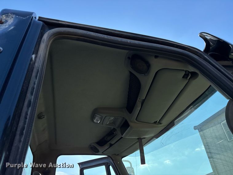 image for item EM0026 2011 International DuraStar 4000 utility / service truck