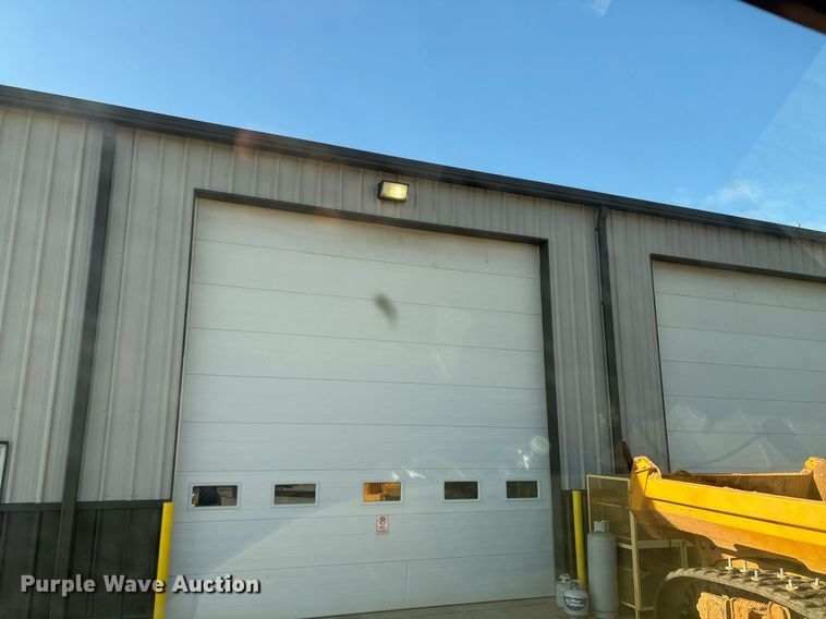 image for item EM0026 2011 International DuraStar 4000 utility / service truck