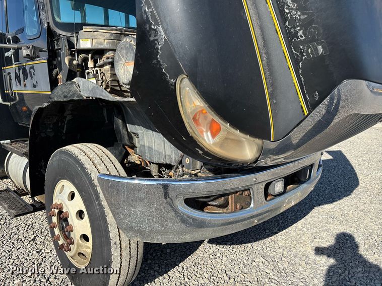 image for item EM0026 2011 International DuraStar 4000 utility / service truck