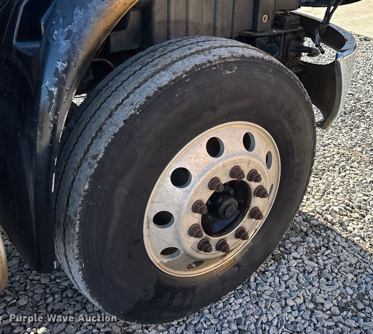 image for item EM0026 2011 International DuraStar 4000 utility / service truck