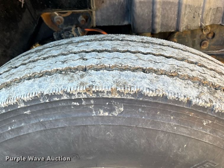 image for item EM0026 2011 International DuraStar 4000 utility / service truck