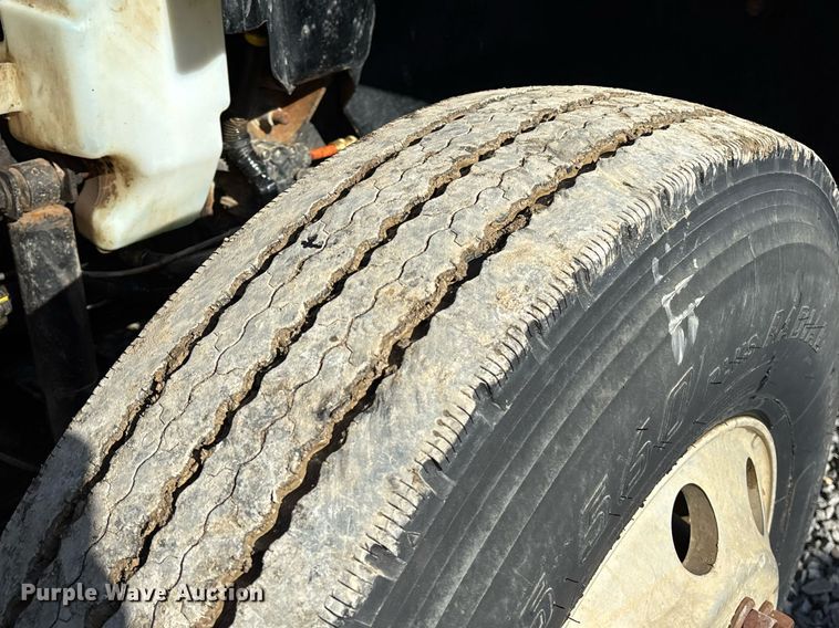 image for item EM0026 2011 International DuraStar 4000 utility / service truck