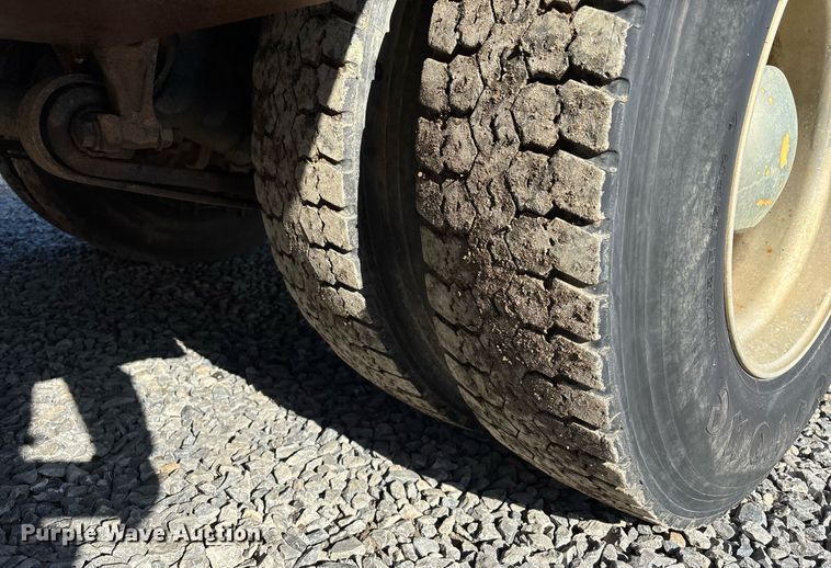 image for item EM0026 2011 International DuraStar 4000 utility / service truck