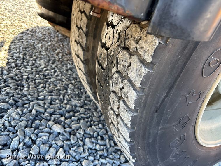 image for item EM0026 2011 International DuraStar 4000 utility / service truck