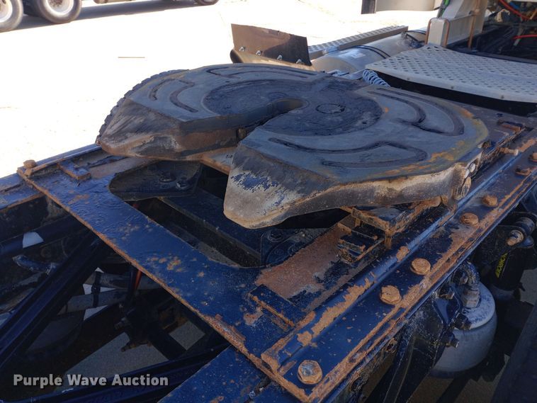 image for item EN8565 2012 Kenworth T800 semi truck