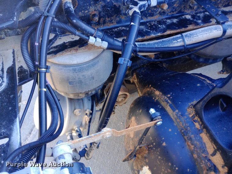 image for item EN8565 2012 Kenworth T800 semi truck