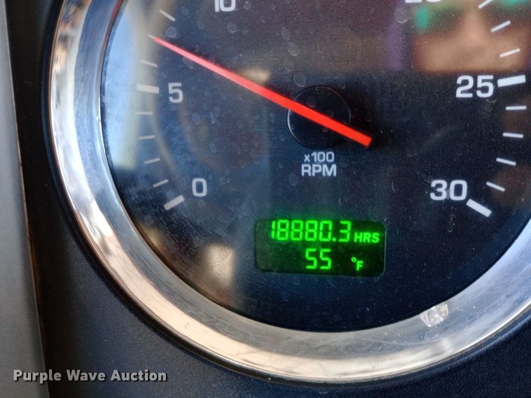 image for item EN8565 2012 Kenworth T800 semi truck