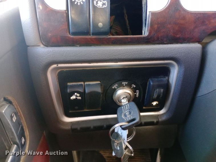 image for item EN8565 2012 Kenworth T800 semi truck