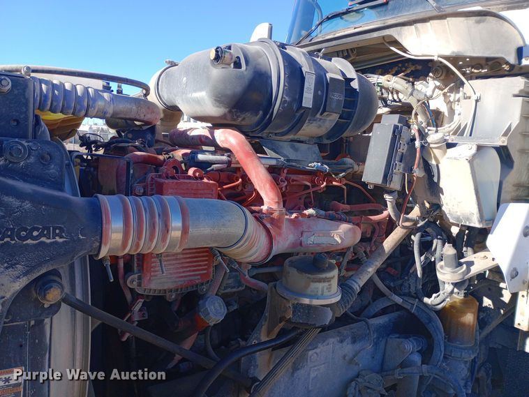 image for item EN8565 2012 Kenworth T800 semi truck