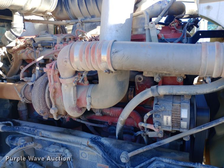 image for item EN8565 2012 Kenworth T800 semi truck