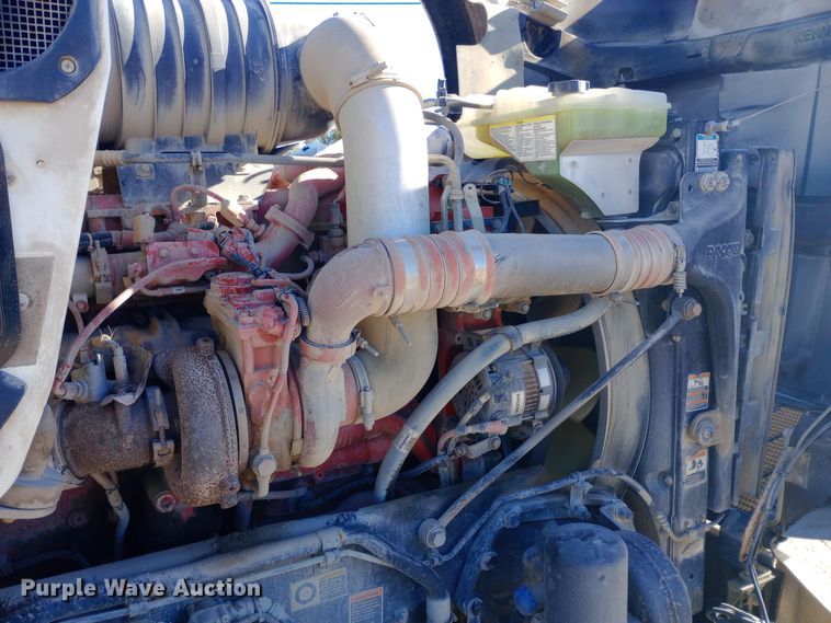 image for item EN8565 2012 Kenworth T800 semi truck