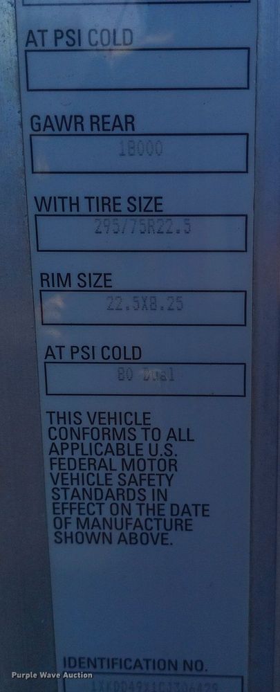 image for item EN8565 2012 Kenworth T800 semi truck