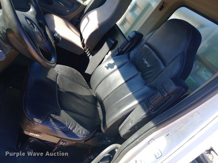 image for item EN8566 2012 Freightliner  Cascadia  semi truck