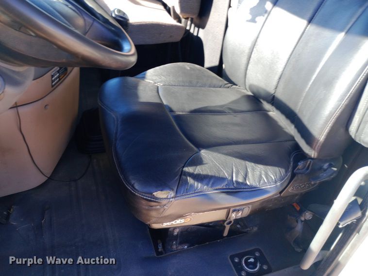 image for item EN8566 2012 Freightliner  Cascadia  semi truck