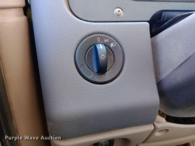 image for item EN8566 2012 Freightliner  Cascadia  semi truck