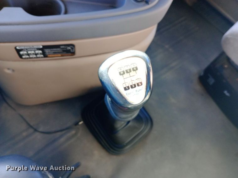 image for item EN8566 2012 Freightliner  Cascadia  semi truck