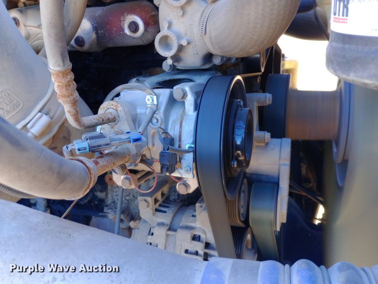 image for item EN8566 2012 Freightliner  Cascadia  semi truck