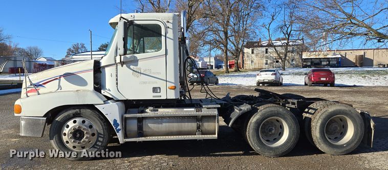 image for item EQ3726 2001 Freightliner  CST120 semi truck