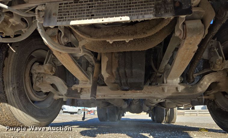 image for item EQ3726 2001 Freightliner  CST120 semi truck