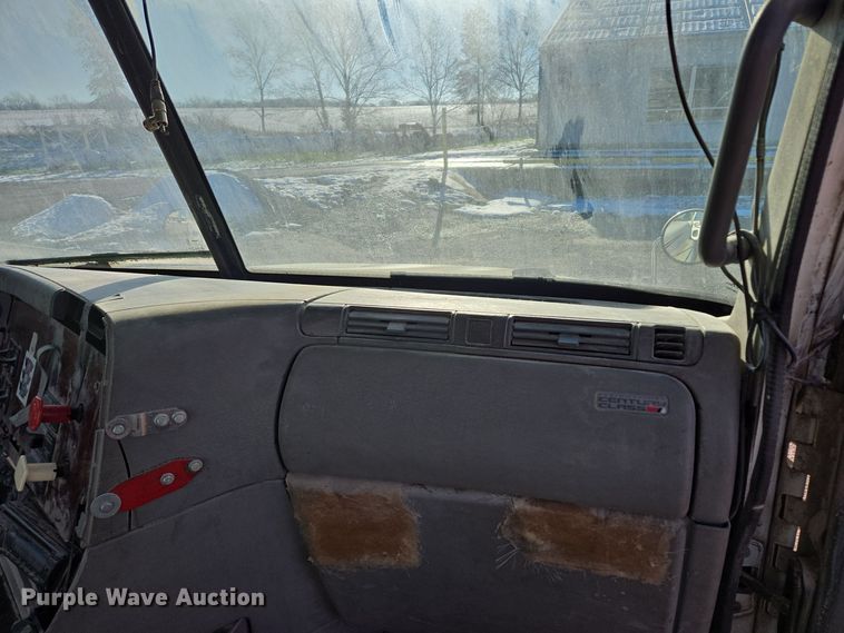 image for item EQ3726 2001 Freightliner  CST120 semi truck