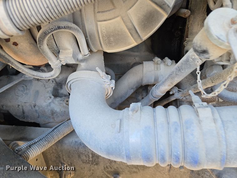 image for item EQ3726 2001 Freightliner  CST120 semi truck