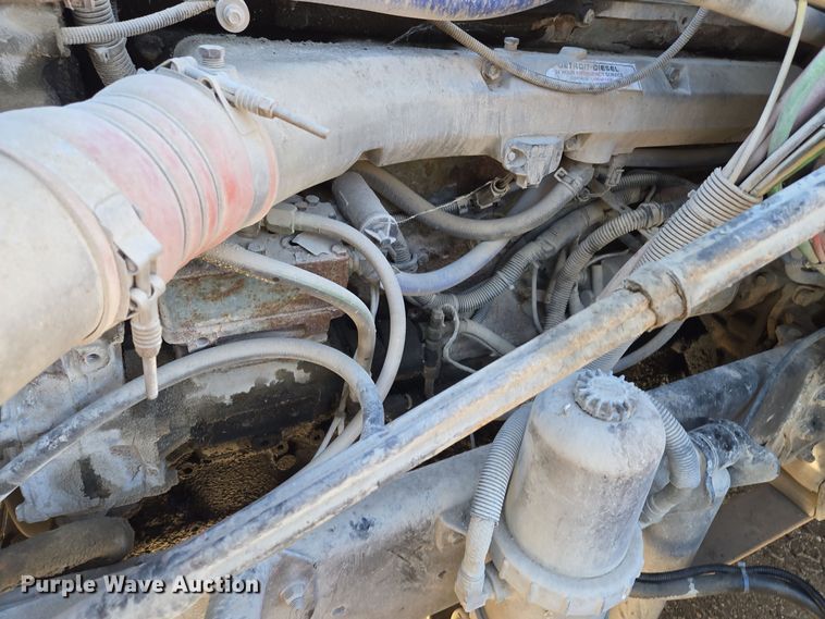 image for item EQ3726 2001 Freightliner  CST120 semi truck