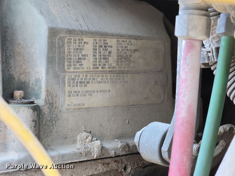 image for item EQ3726 2001 Freightliner  CST120 semi truck