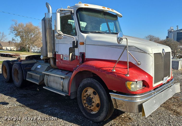 image for item EQ3727 2003 International  9200i winch truck