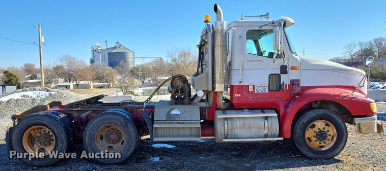 image for item EQ3727 2003 International  9200i winch truck