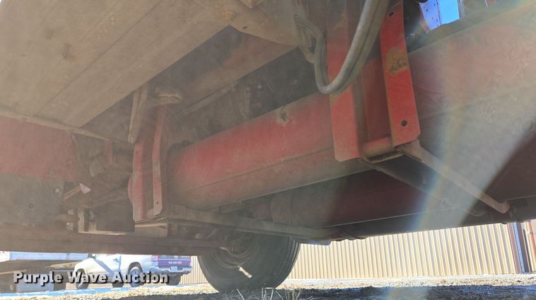 image for item EQ3727 2003 International  9200i winch truck