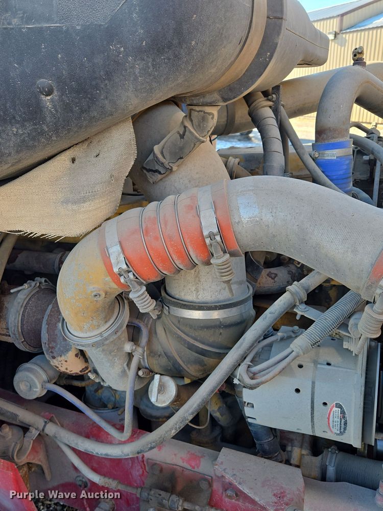 image for item EQ3727 2003 International  9200i winch truck