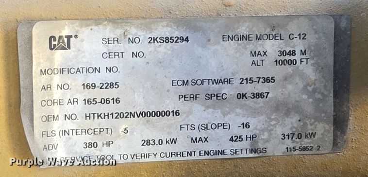 image for item EQ3727 2003 International  9200i winch truck