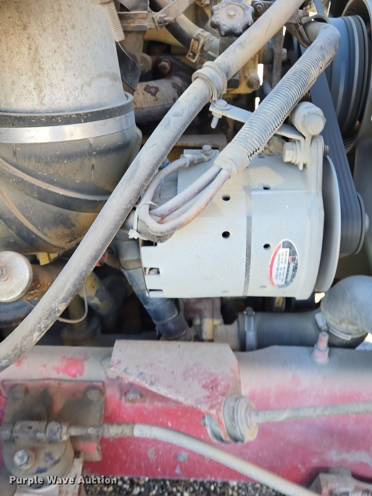 image for item EQ3727 2003 International  9200i winch truck