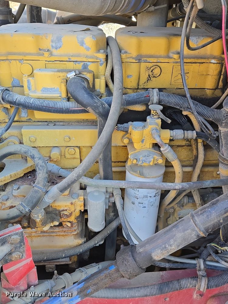 image for item EQ3727 2003 International  9200i winch truck