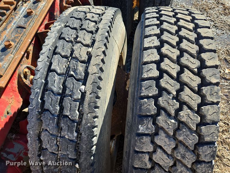 image for item EQ3727 2003 International  9200i winch truck