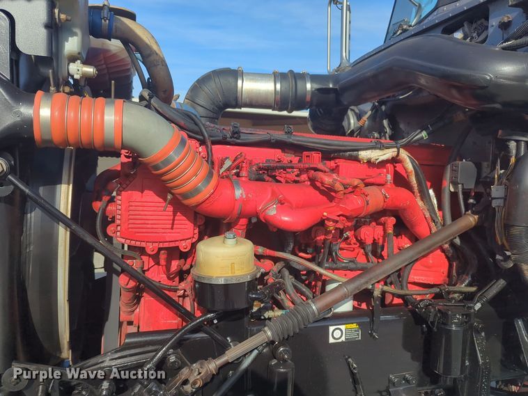 image for item ER1003 2011 Peterbilt 388 semi truck