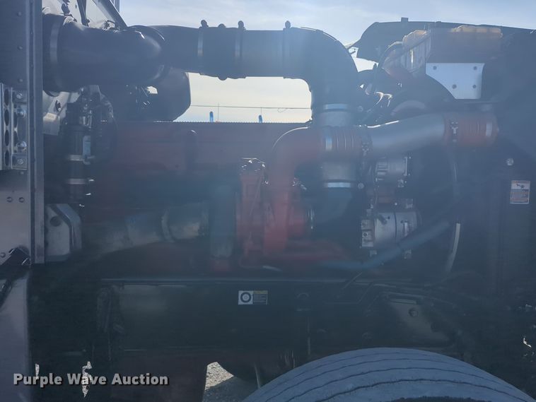 image for item ER1003 2011 Peterbilt 388 semi truck