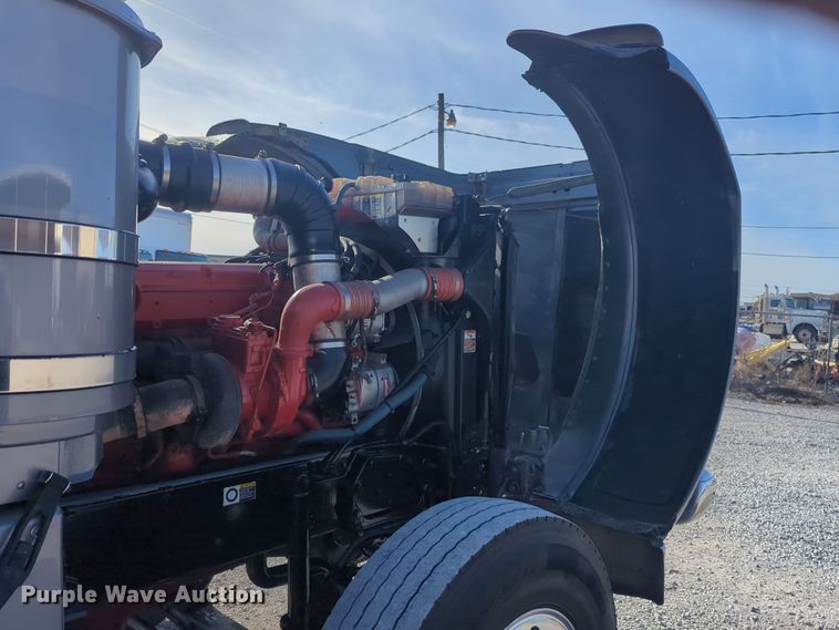 image for item ER1003 2011 Peterbilt 388 semi truck