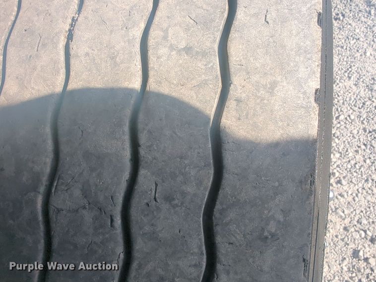 image for item ER1003 2011 Peterbilt 388 semi truck