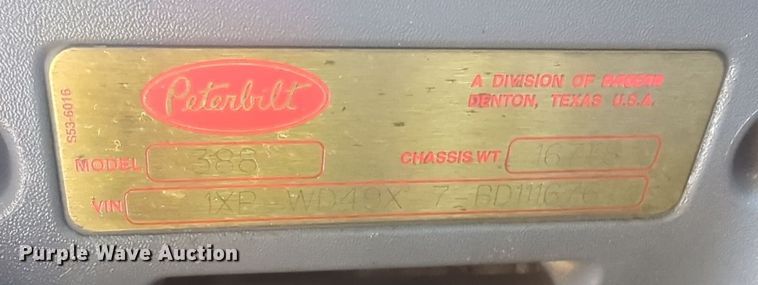 image for item ER1003 2011 Peterbilt 388 semi truck