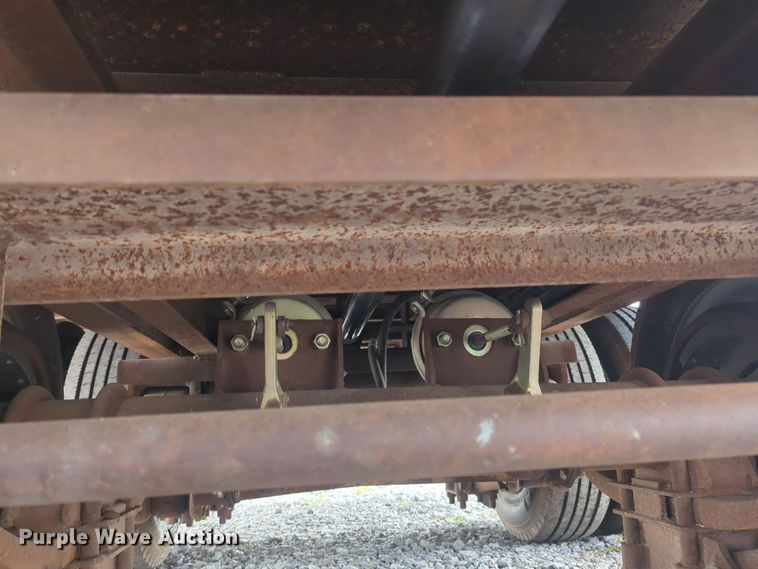 image for item ER1008 1977 Landoll drop deck trailer