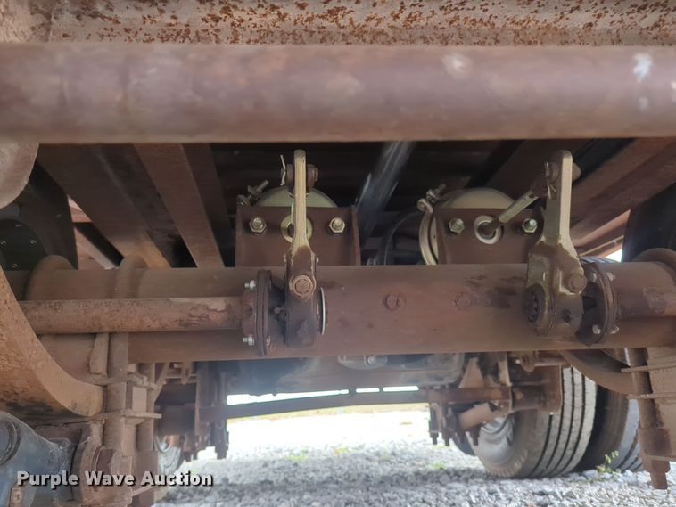 image for item ER1008 1977 Landoll drop deck trailer