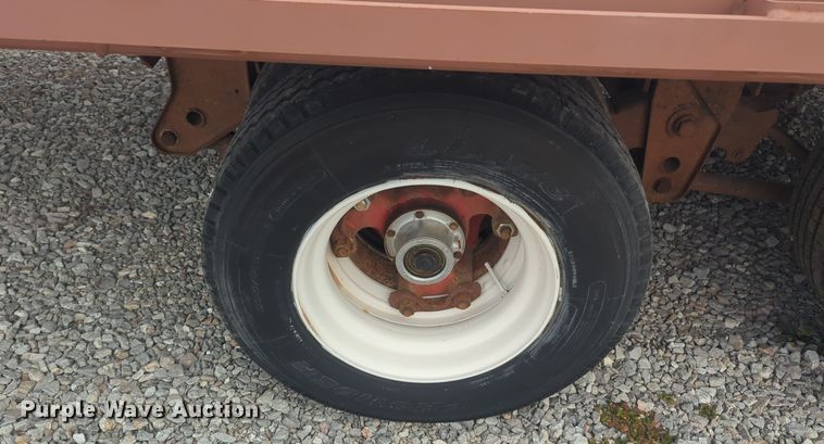 image for item ER1008 1977 Landoll drop deck trailer