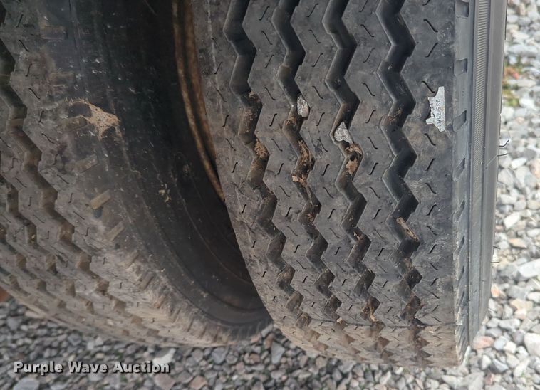 image for item ER1008 1977 Landoll drop deck trailer