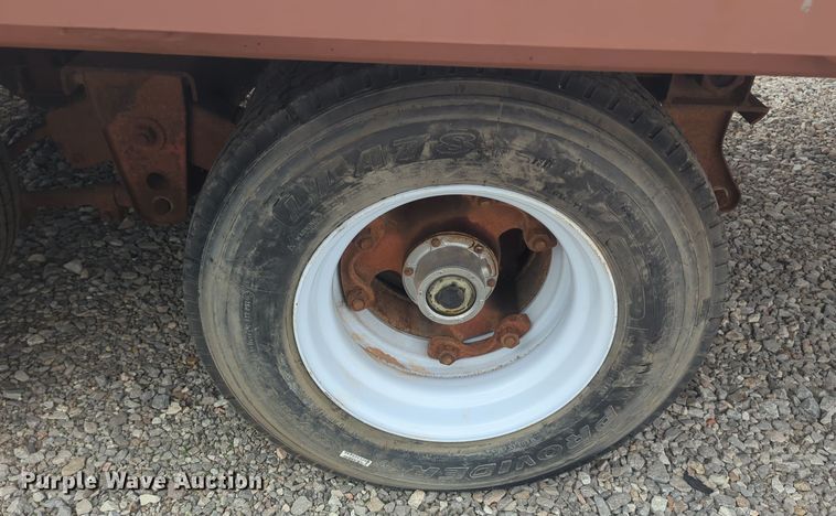 image for item ER1008 1977 Landoll drop deck trailer