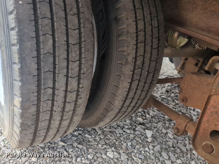 image for item ER1008 1977 Landoll drop deck trailer