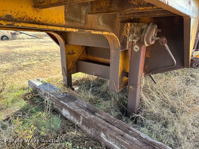 image for item ER8333 1975 Fontaine DPT-2-5042 drop deck trailer