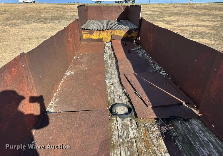 image for item ER8333 1975 Fontaine DPT-2-5042 drop deck trailer