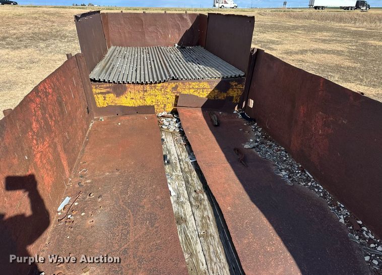 image for item ER8333 1975 Fontaine DPT-2-5042 drop deck trailer