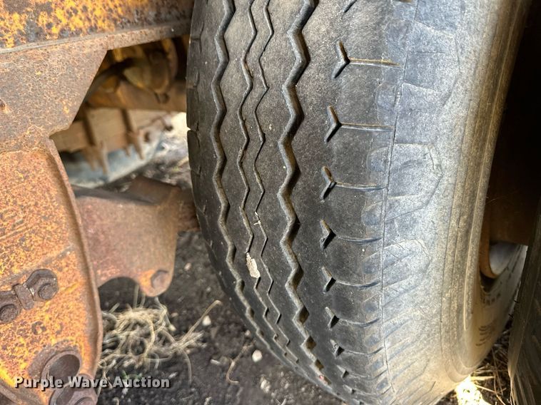 image for item ER8333 1975 Fontaine DPT-2-5042 drop deck trailer